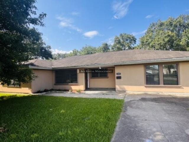 3 BR, 2 BA Apartment 1503 North 18th Street, Nederland, TX 77627