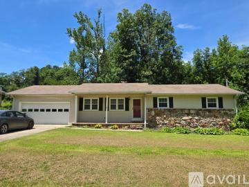 3 BR, 2 BA Apartment 1513 Ridge St NW, Cullman, AL 35055