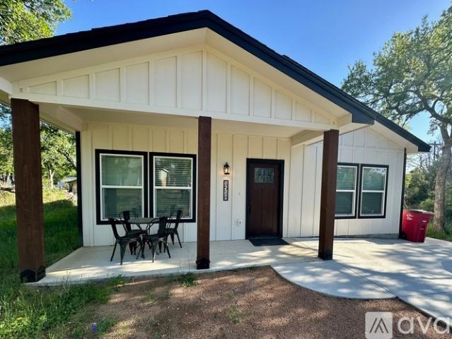 3 BR, 2 BA Apartment 1518 Sioux Trail, Kingsland, TX 78639