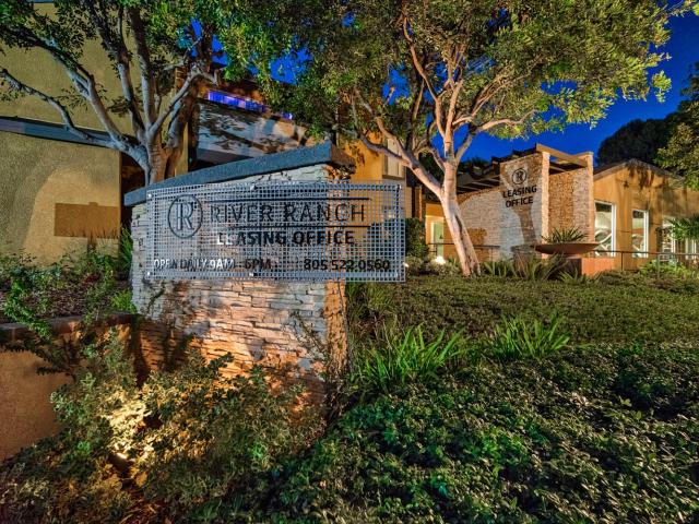 3 BR, 2 BA Apartment 1518 Patricia Avenue Unit 1560 465, Simi Valley, CA 93065