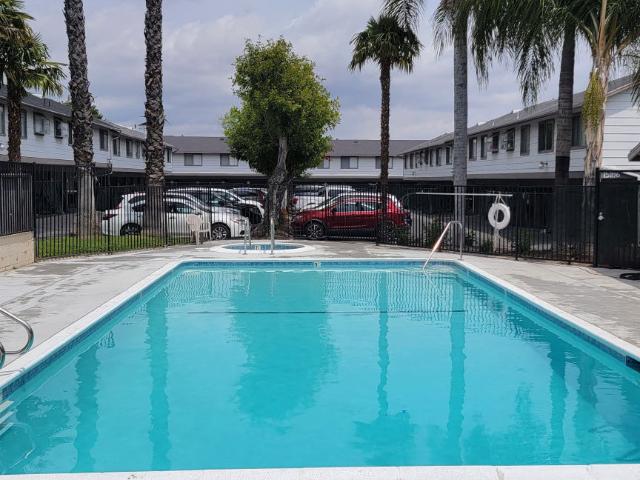 3 BR, 2 BA Apartment 15190 Grand Ave #4 Unit 15184 01, Lake Elsinore, CA 92530