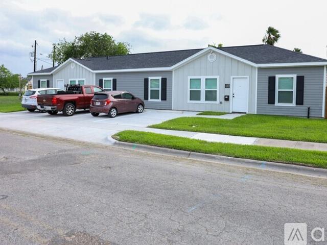 3 BR, 2 BA Apartment 1525 South 19th Street, Unit B, Corpus Christi, TX 78404
