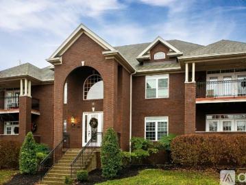 3 BR, 2 BA Apartment 15308 Royal Troon Ave, Unit Building 9, Louisville, KY 40245