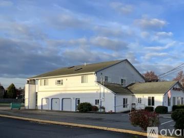 3 BR, 2 BA Apartment 15310 Main St E, Unit 1, Sumner, WA 98390