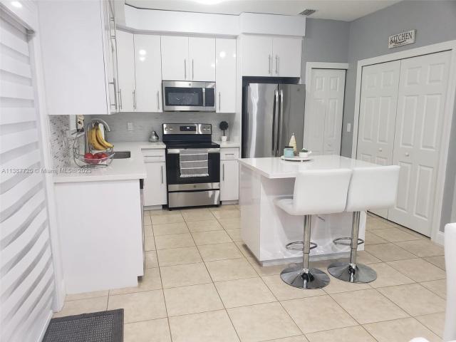 3 BR, 2 BA Apartment 1532 Southeast 31st Ct, Homestead, FL 33035