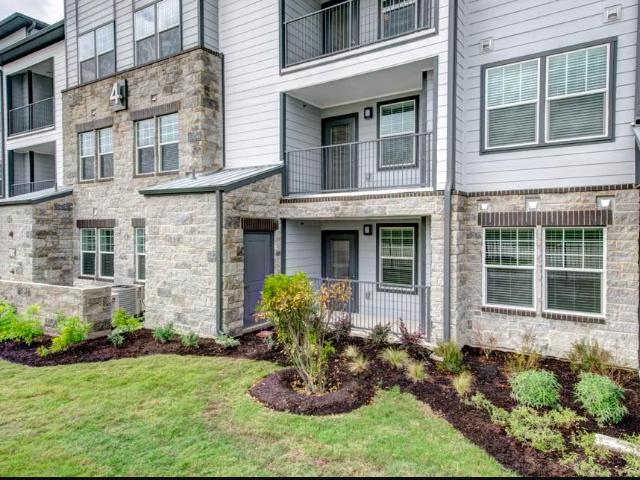 3 BR, 2 BA Apartment 15405 Long Vista Drive, Austin, TX 78728