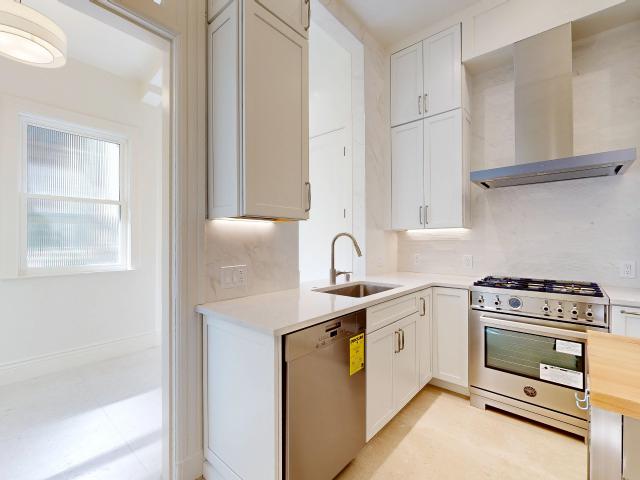 3 BR, 2 BA Apartment 154 Ord St, San Francisco, CA 94114