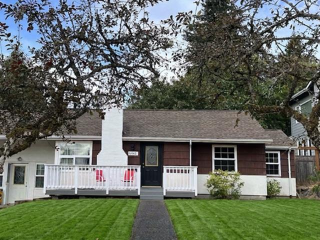 3 BR, 2 BA Apartment 15545 8th Ave NE, Unit A, Shoreline, WA 98155