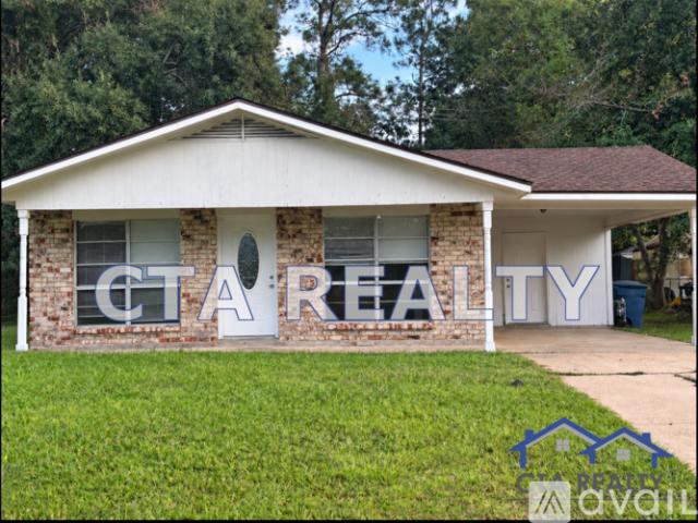 3 BR, 2 BA Apartment 15601 Waycross Dr, Biloxi, MS 39532