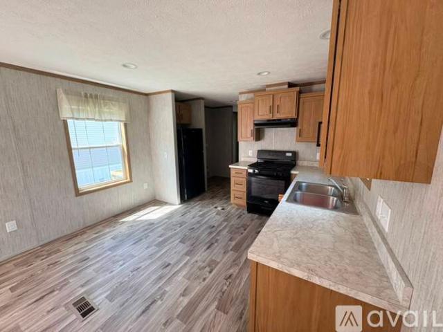 3 BR, 2 BA Apartment 156 Shenango Park Road, Unit 105, Transfer, PA 16154