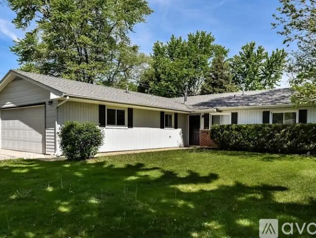 3 BR, 2 BA Apartment 1572 Birch Ave, Hanover Park, IL 60133