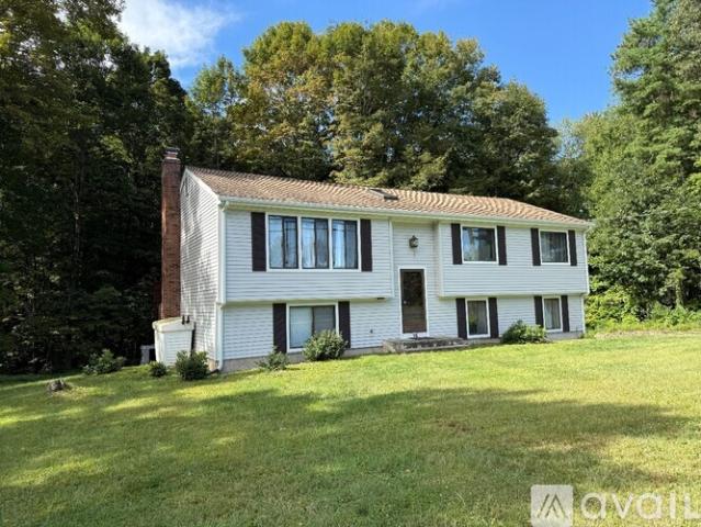 3 BR, 2 BA Apartment 15 Hoskins Road, Simsbury, CT 06070
