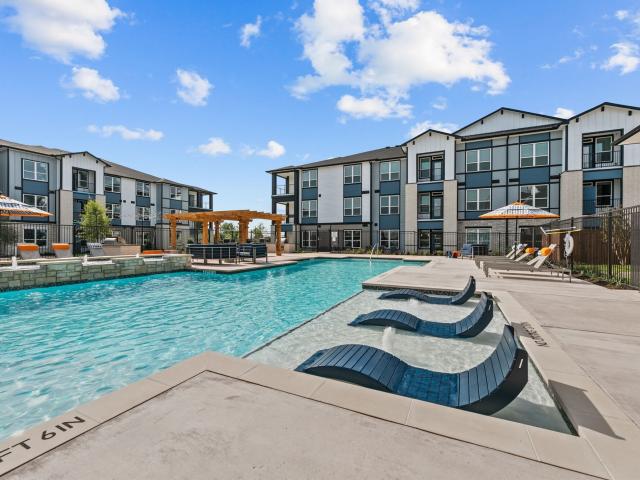 3 BR, 2 BA Apartment 1600 North Cummings Drive Unit 3102, Alvarado, TX 76009