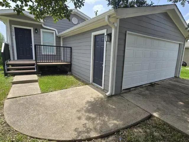 3 BR, 2 BA Apartment 16038 Maladi Drive, Houston, TX 77053