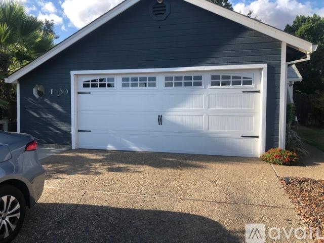 3 BR, 2 BA Apartment 1630 E Lassen Ave, Chico, CA 95973