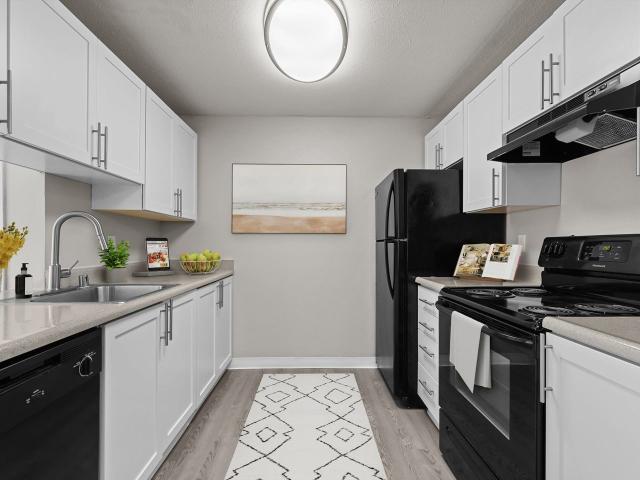 3 BR, 2 BA Apartment 16520 North Road Unit E107, Bothell, WA 98012