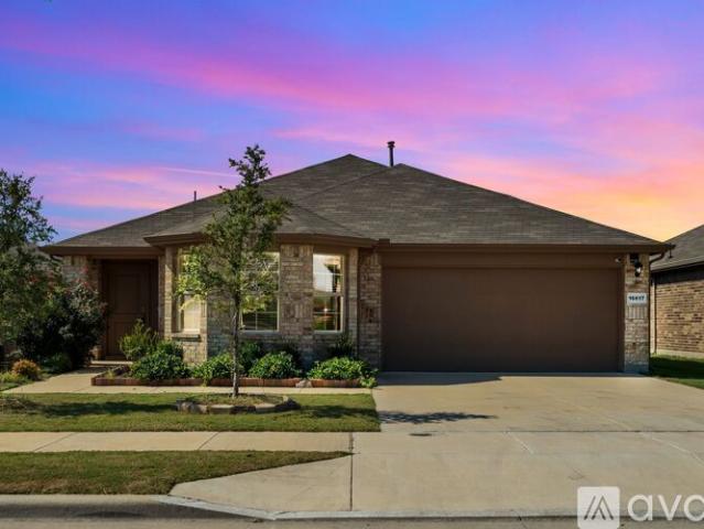 3 BR, 2 BA Apartment 16617 Porterfield Ln, Justin, TX 76247