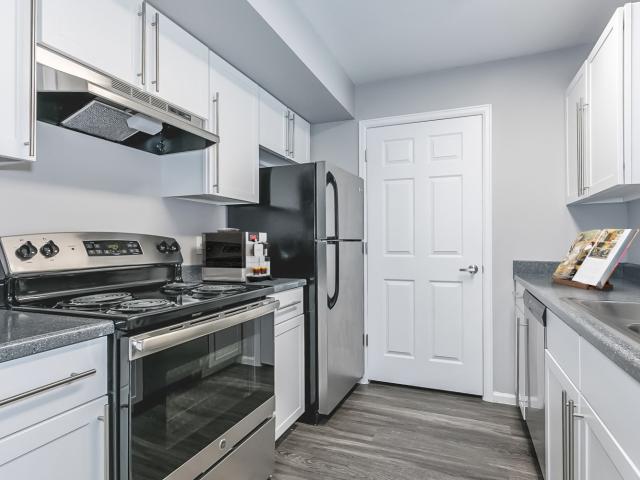 3 BR, 2 BA Apartment 1701 E D St Unit 401, Ontario, CA 91764