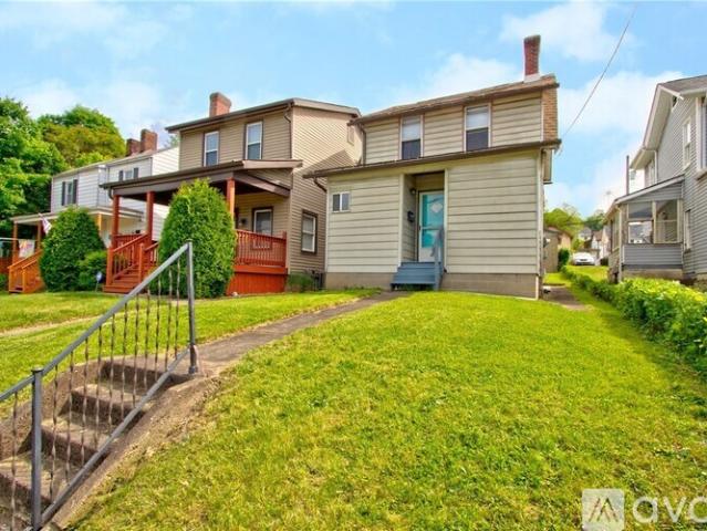 3 BR, 2 BA Apartment 1704 State Ave, Coraopolis, PA 15108