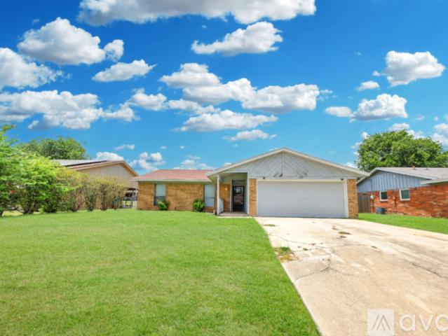 3 BR, 2 BA Apartment 1709 Moonlight Dr, Killeen, TX 76543