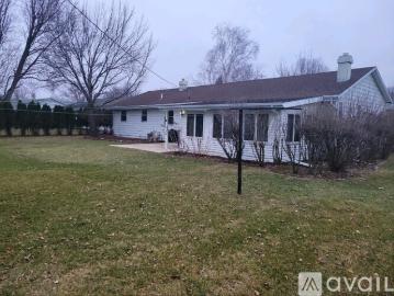 3 BR, 2 BA Apartment 1713 Clover Ln, Janesville, WI 53545