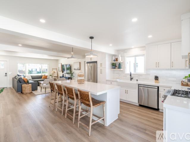 3 BR, 2 BA Apartment 1724 South Horne Street, Oceanside, CA 92054