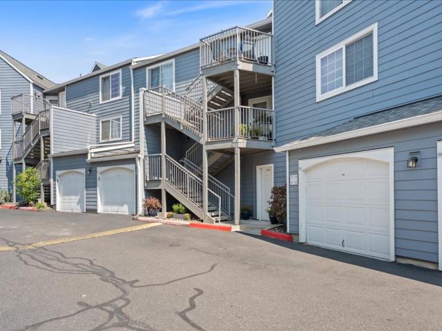 3 BR, 2 BA Apartment 17548 NW Springville Rd Portland, OR 97229