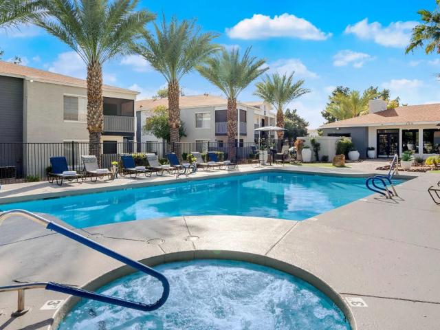 3 BR, 2 BA Apartment 17927 North Parkview Place Unit 15 15104, Surprise, AZ 85374