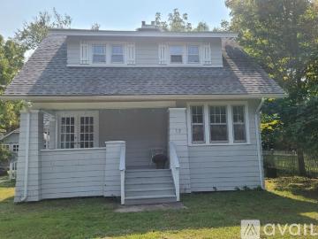 3 BR, 2 BA Apartment 17 Orchard Lane, Woodstock, NY 12498