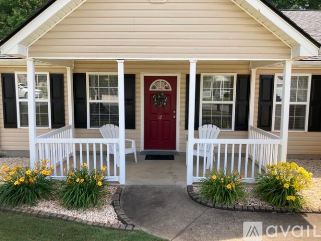3 BR, 2 BA Apartment 17 Landing Ln, Simpsonville, SC 29681