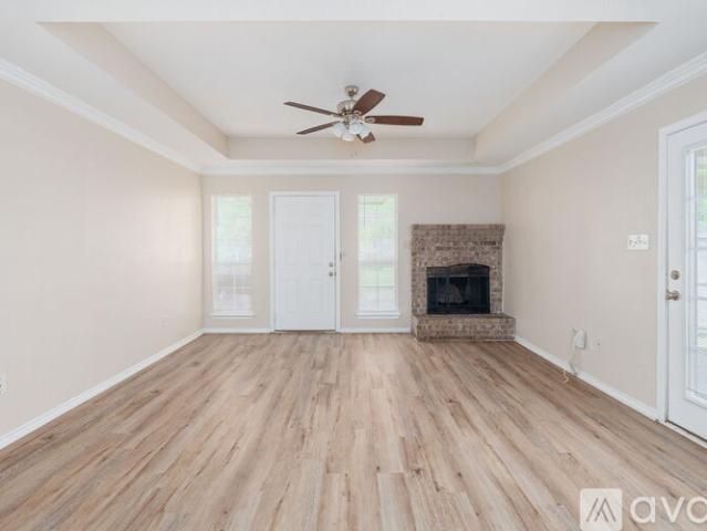 3 BR, 2 BA Apartment 1801 Park Pl, Unit 1801, Sherman, TX 75092