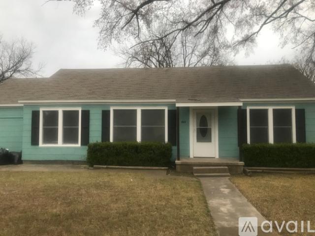 3 BR, 2 BA Apartment 1814 Buck St, Gainesville, TX 76240