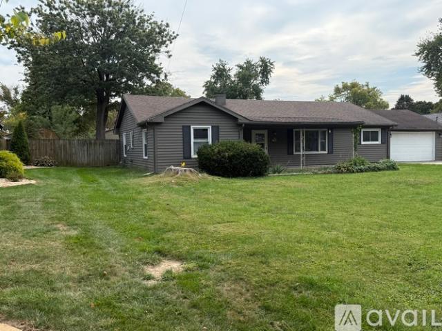 3 BR, 2 BA Apartment 1815 Fremont Street, Crawfordsville, IN 47933