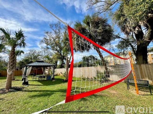 3 BR, 2 BA Apartment 1816 W Gadsden St, Pensacola, FL 32501