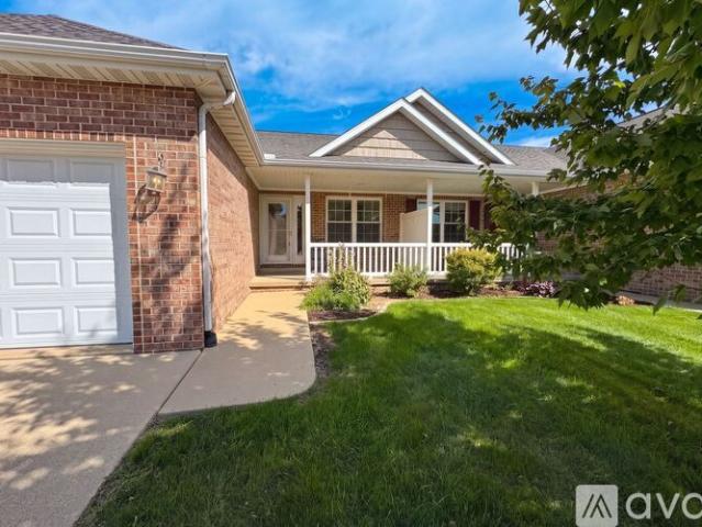 3 BR, 2 BA Apartment 1824 Kingsbury Rd, Washington, IL 61571