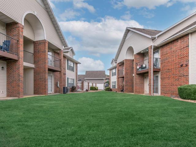 3 BR, 2 BA Apartment 1825 E Republic Road Unit 5201, Springfield, MO 65804