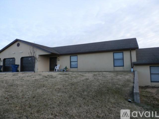 3 BR, 2 BA Apartment 1825 Pinnacle Point, Unit 1825, Holts Summit, MO 65043