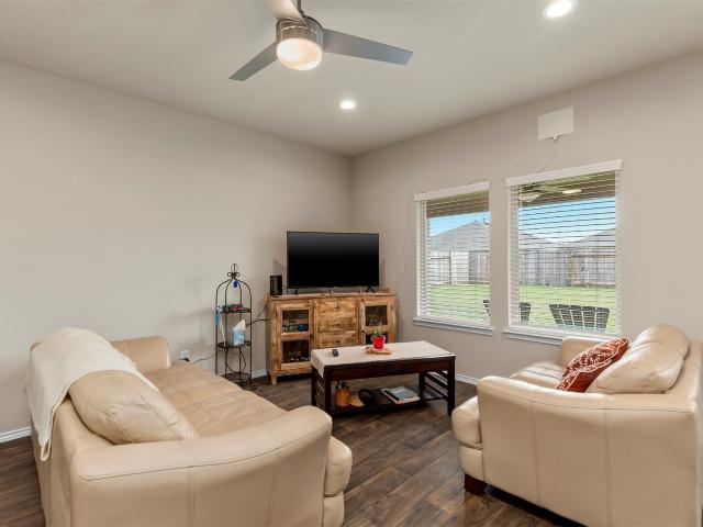 3 BR, 2 BA Apartment 18644 Swainboro Drive, New Caney, TX 77357