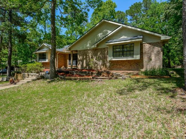 3 BR, 2 BA Apartment 1880 Green Briar Dr, HUNTSVILLE, TX 77340