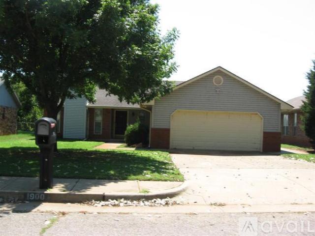 3 BR, 2 BA Apartment 1900 Gray Fox Dr, Edmond, OK 73003