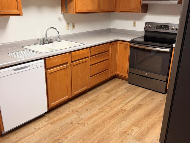 3 BR, 2 BA Apartment 1904 E 4500 S, Salt Lake City, UT 84117