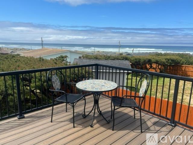 3 BR, 2 BA Apartment 1909 Northwest Coracle Street, Waldport, OR 97394