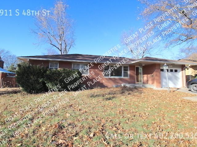 3 BR, 2 BA Apartment 1911 S 48th St, Lincoln, NE 68506