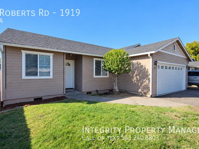 3 BR, 2 BA Apartment 1919 Roberts Rd, Medford, OR 97504