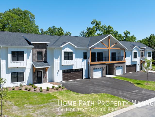 3 BR, 2 BA Apartment 1920 Edwards St, East Troy, WI 53120