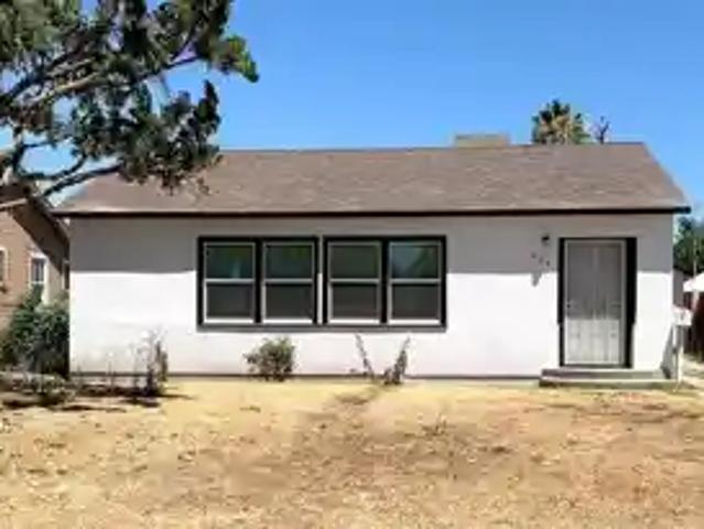 3 BR, 2 BA Apartment 1924 Lk St, Bakersfield, CA 93305