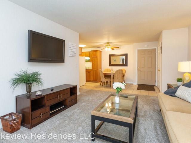 3 BR, 2 BA Apartment 1928 Colgrove Ave OFC 115 Unit 1913 215, Kalamazoo, MI 49048