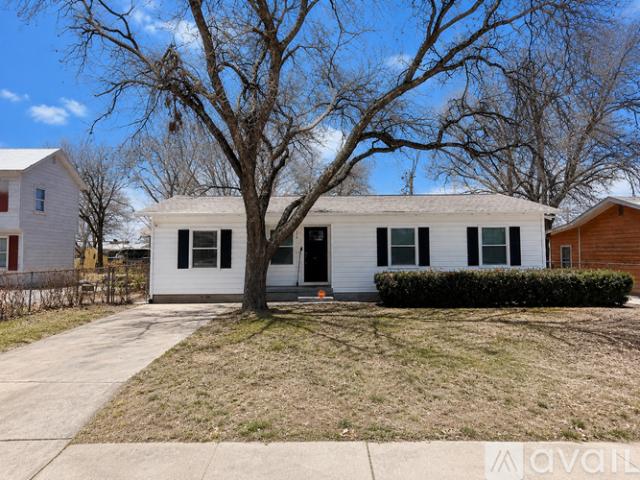 3 BR, 2 BA Apartment 1934 Collins Ave, Abilene, TX 79603