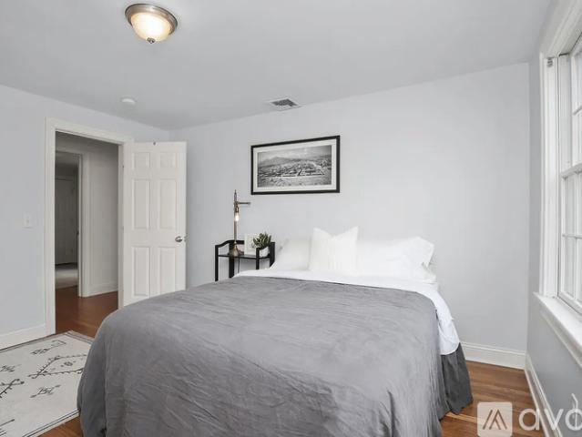 3 BR, 2 BA Apartment 197 Wilton Rd, Westport, CT 06880