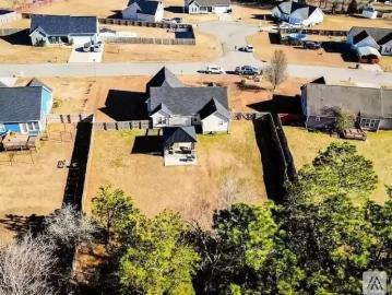 3 BR, 2 BA Apartment 197 Cash Avenue, Raeford, NC 28376